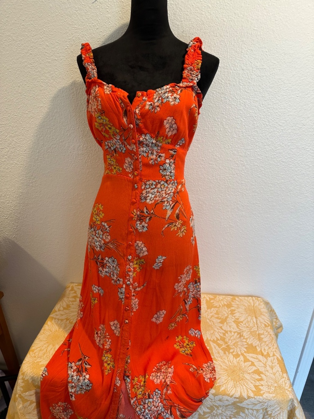 FREE PEOPLE SCORPIO RISING MIDI FLORAL DRESS - Picture 2 of 6